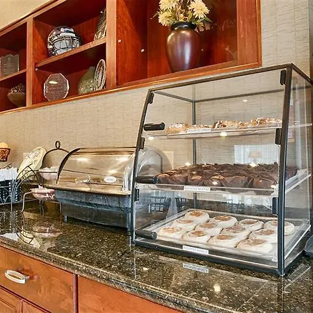 Best Western Plus Montezuma Inn And Suites 