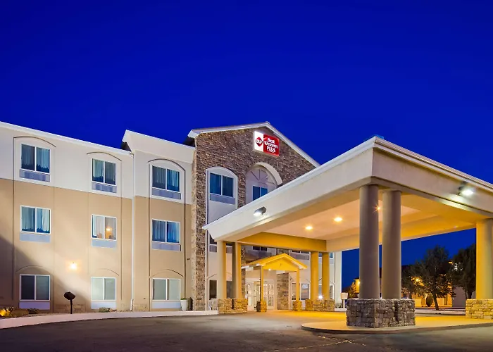 Best Western Plus Montezuma Inn&Suites