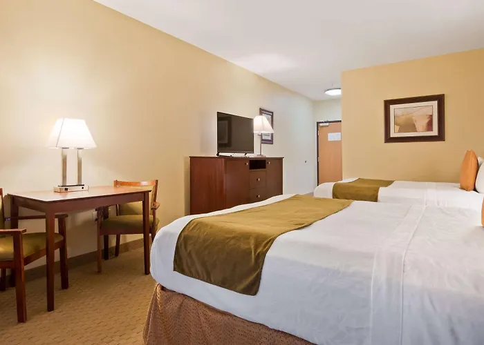 Best Western Plus Montezuma Inn&Suites